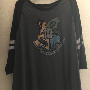 Hog warts Crest Raglan Shirt